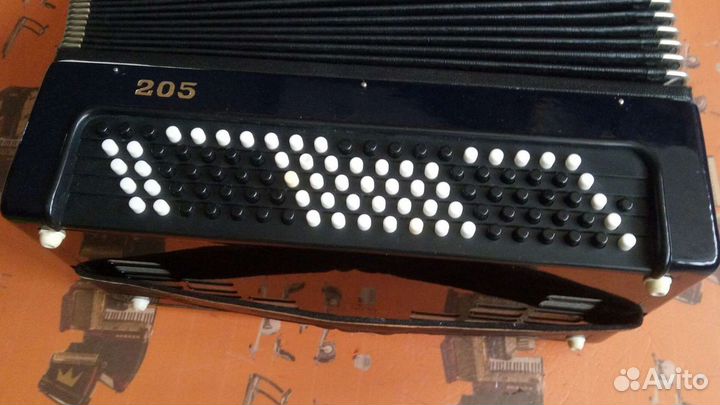 Баян этюд 205 в футляре почти новый