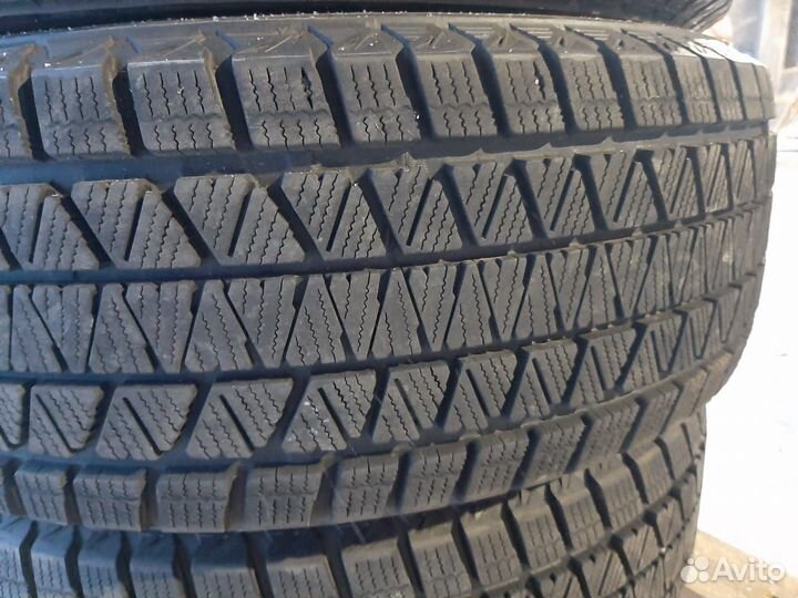 Bridgestone Blizzak DM-V3 235/65 R17