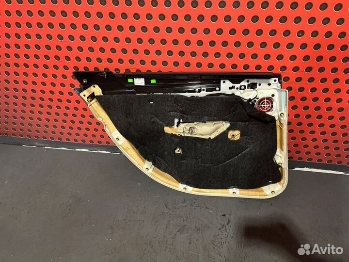 Обшивка боковой двери задняя правая Mercedes-Benz