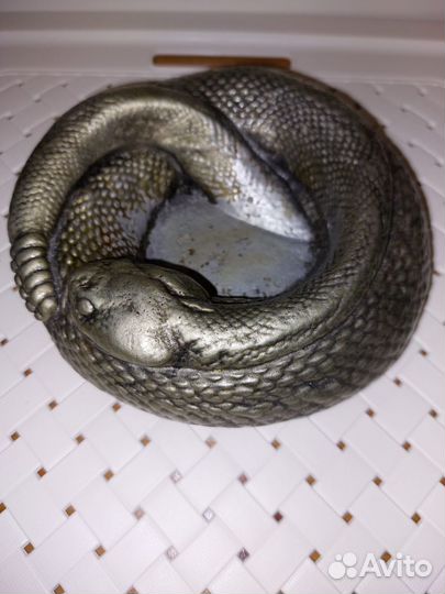 Пепельница змея