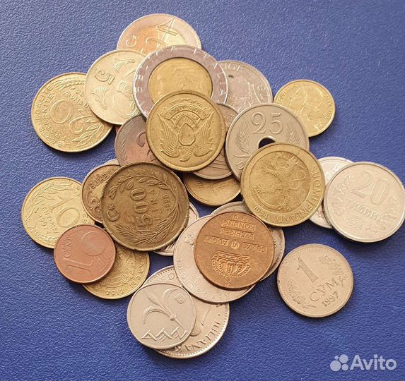 30 иностранных монет