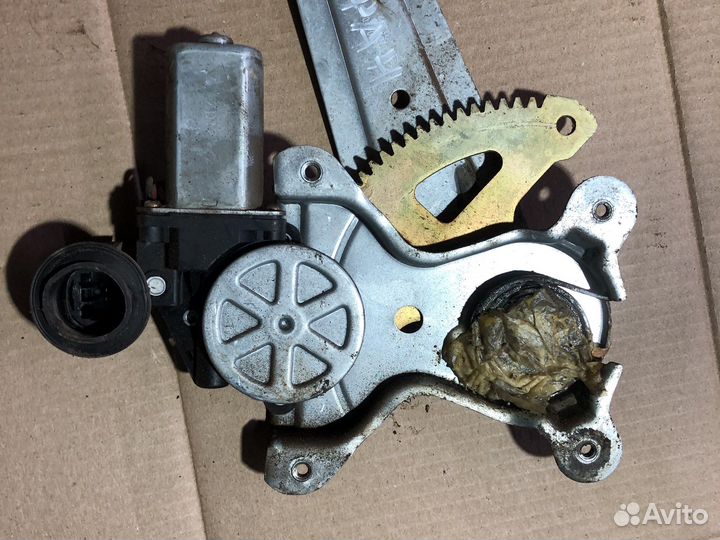 Задний левый стеклоподъемник Lifan X50