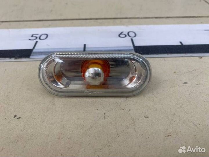 Повторитель на крыло Volkswagen Polo Sed RUS 2011