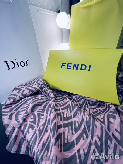 Платок женский fendi