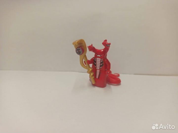 Лего минифигурки серпентины