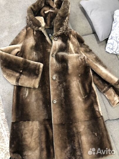 Шуба мутоновая с капюшоном