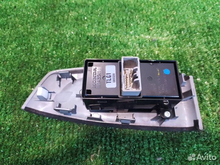 Кнопка стеклоподъемника Honda Accord 8 (CU) 2009