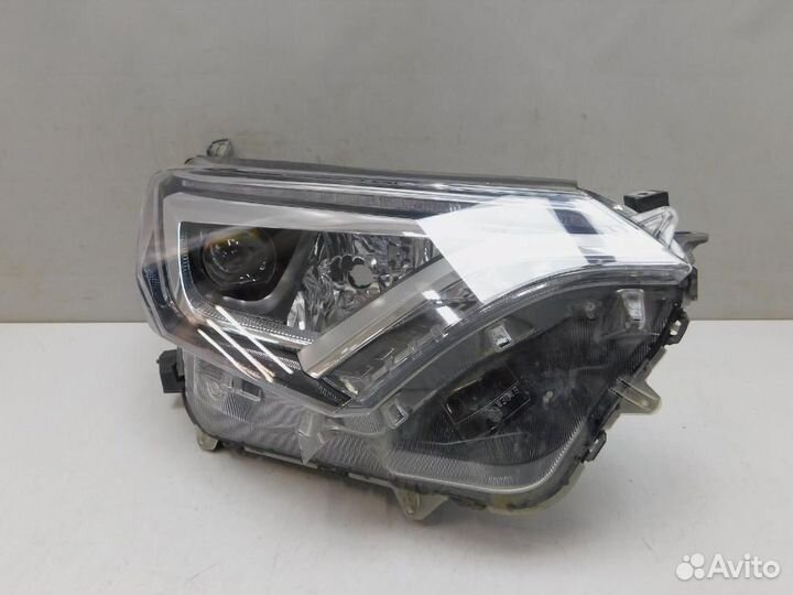 Фара правая Toyota RAV4