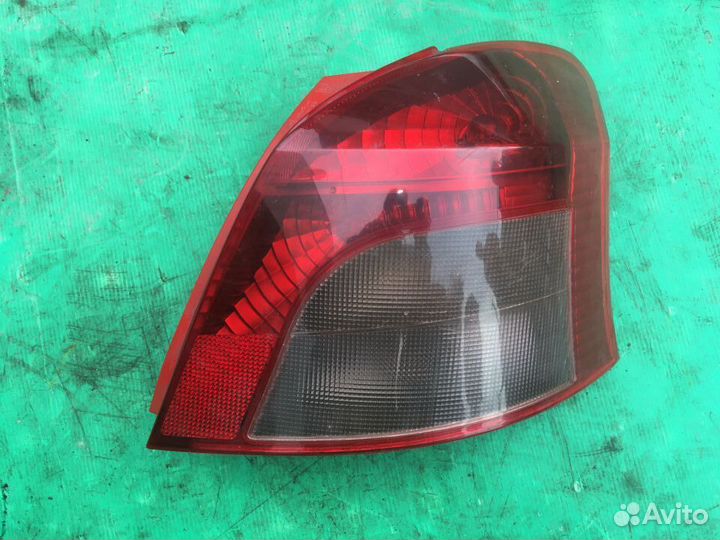 Фонарь задний правый для Toyota Yaris 2005-2011