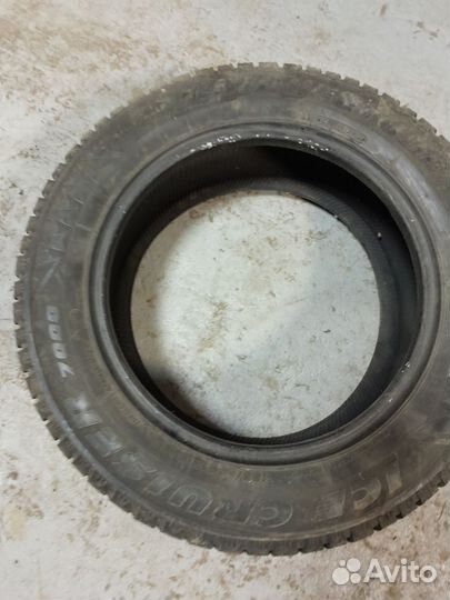 Bridgestone Ice Cruiser 5000 205/60 R16 92T