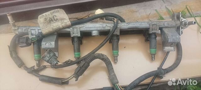 Топливная рампа с форсунками на форд фокус 1 1.6