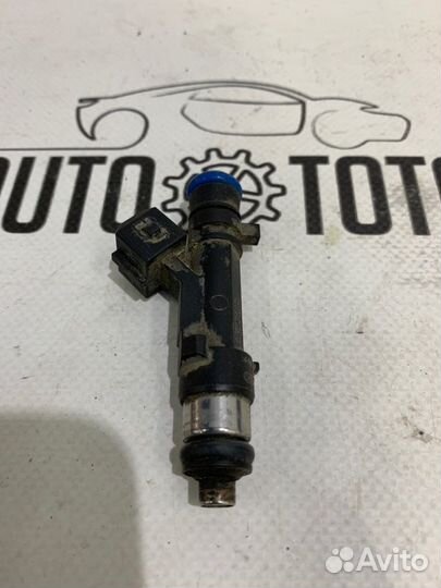 Форсунка топливная Renault Logan K7J710 2008