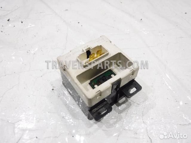 Часы Митсубиси Pajero 1 L040