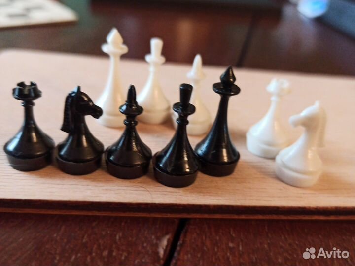 Дорожный магнит шахматы шашки домино СССР 14/8 см