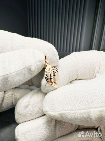 Золотой кулон подвеска