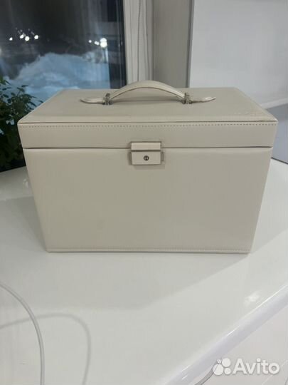 Шкатулка для украшений