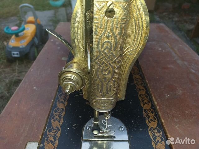 Машинка швейная