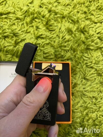 Электронная зажигалка в подарок