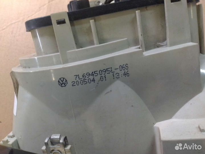 Фонарь задний левый Фольксваген тоуарег