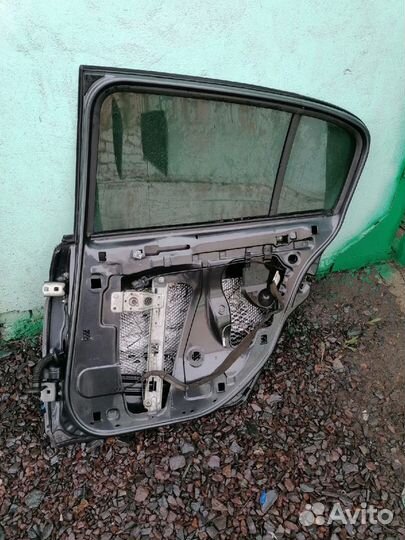 Задняя правая дверь Рено Меган 2 седан