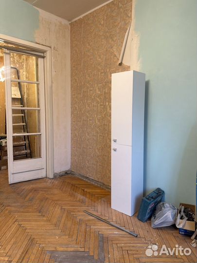 Пенал для ванной в хорошем состоянии