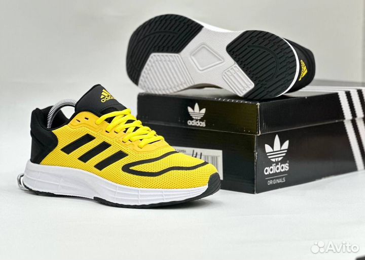 Кроссовки adidas желтые