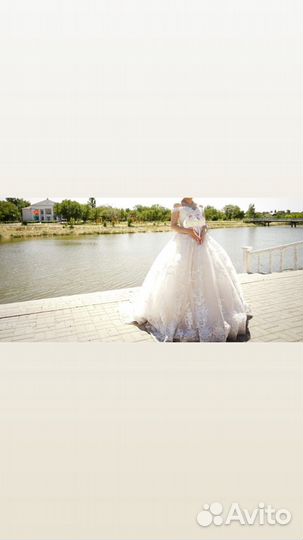 Свадебное платье 42-44 бу