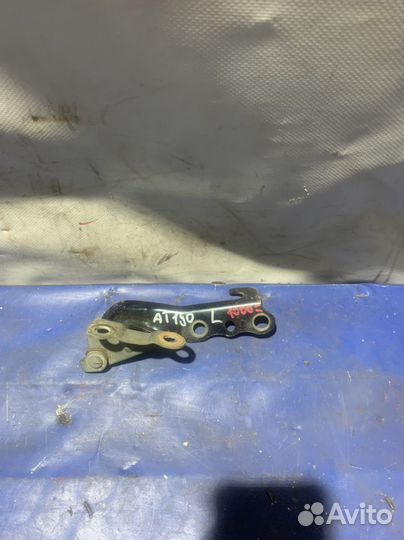 Петля капота левая toyota carina AT190