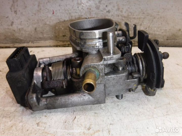 Заслонка дроссельная Audi 100 C4 ABC