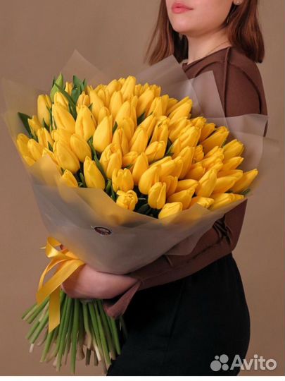 Букет желтых тюльпанов
