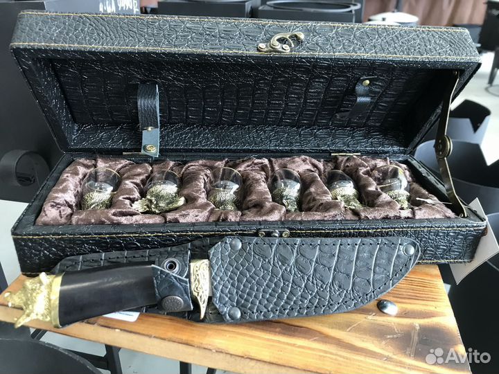 Набор рюмок-перевертышей в кейсе