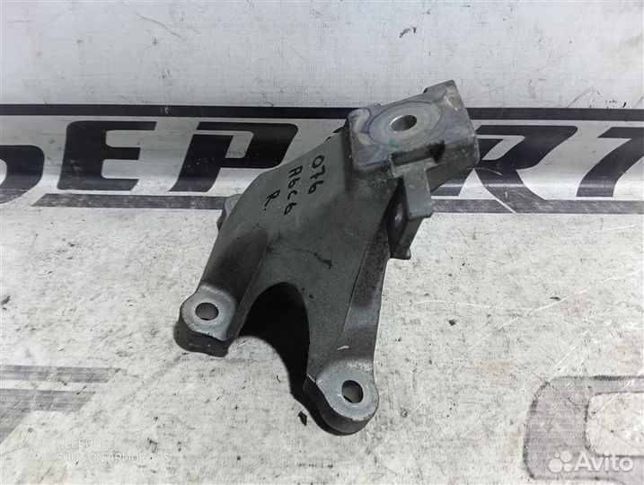 Кронштейн опоры двигателя правый Audi A6 C6 3.0