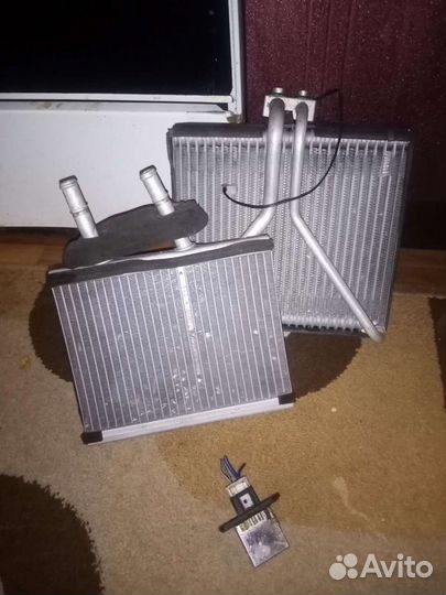 Нисан Радиатор печки