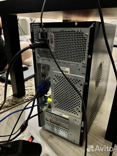 Компьютер (может кому не запчасти)