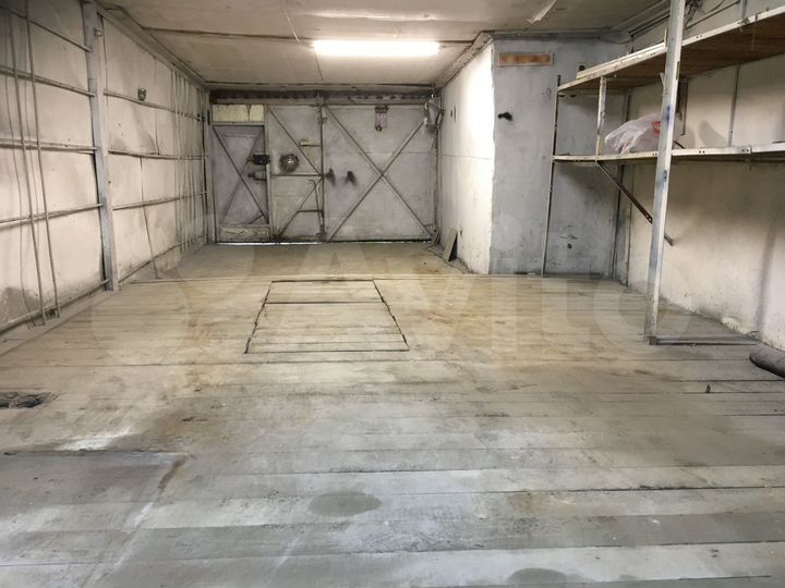 Гараж, > 30 м²