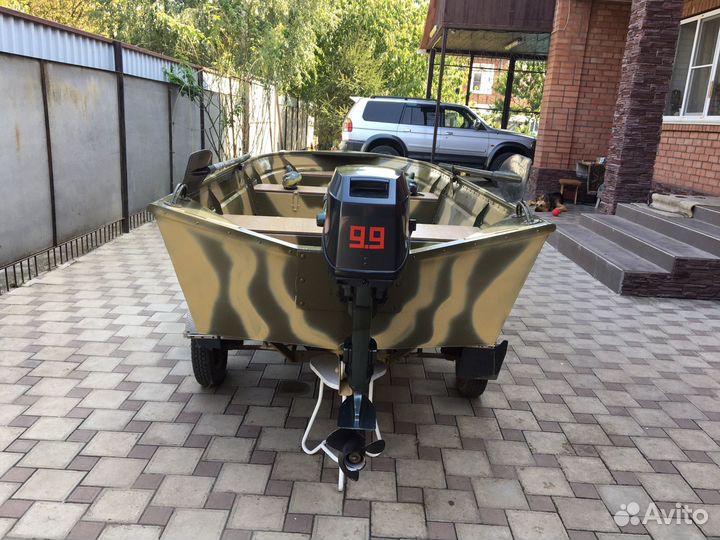 Продам лодку с мотором