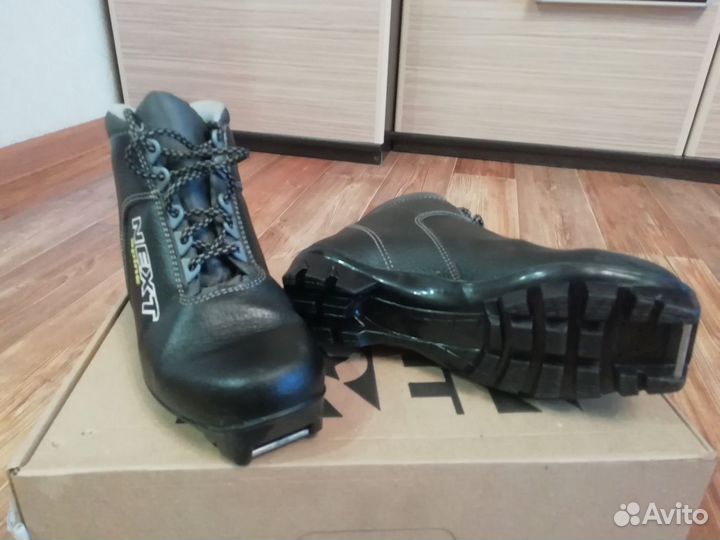 Лыжные ботинки, 37 размер