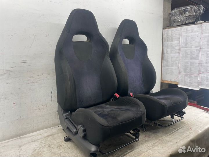 Сиденья комплект передняя Subaru Forester SG5