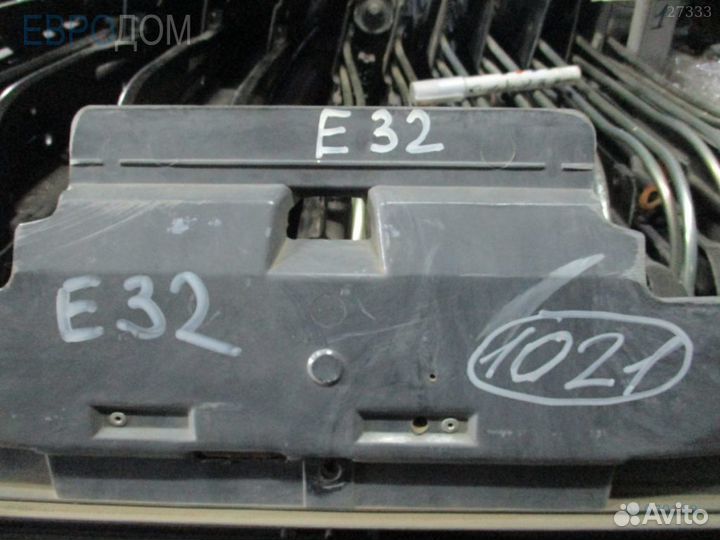 Люк BMW E32 s1070138