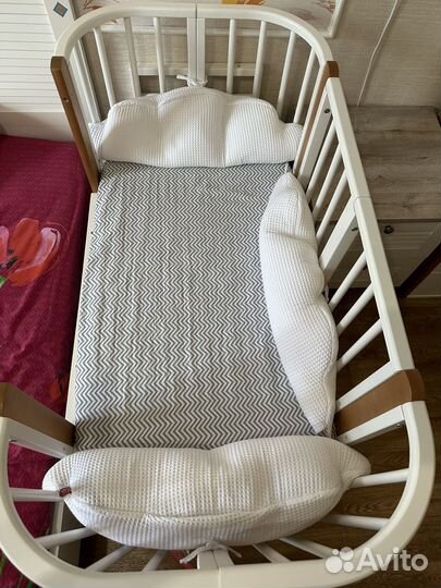 Детская кровать и пеленальный комод