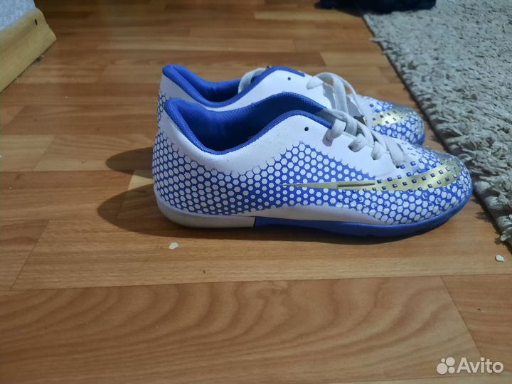 Бутсы футбольные сороконожки детские,35 размер