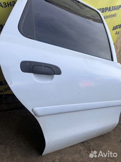 Задняя правая дверь Ford Mondeo 2