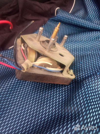 Электродвигатель для проигрывателя