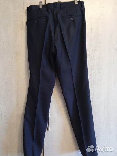 Классический школьный костюм