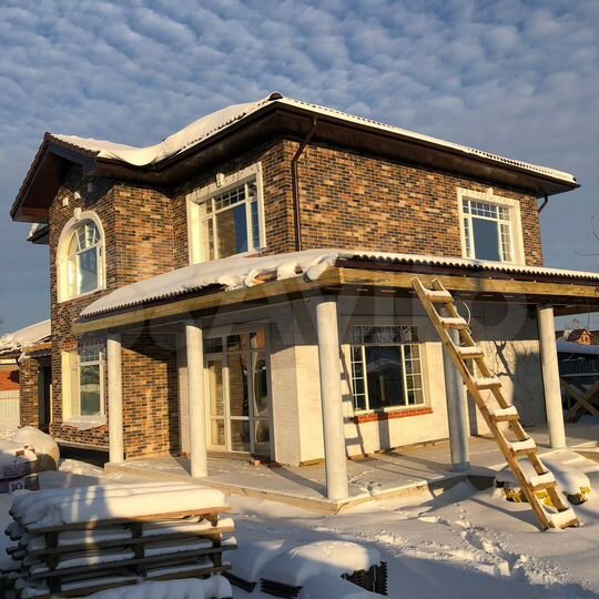 Коттедж 280 м² на участке 8,2 сот.