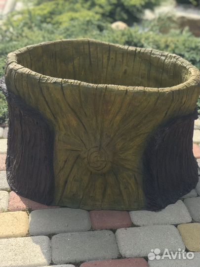Большой цветочный горшок для улицы