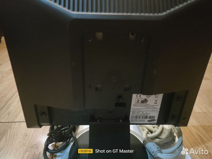 Монитор Samsung syncmaster540N