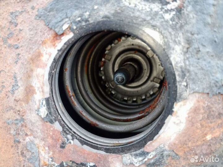 Вакуумник Mazda 3 седан 1.6 2007