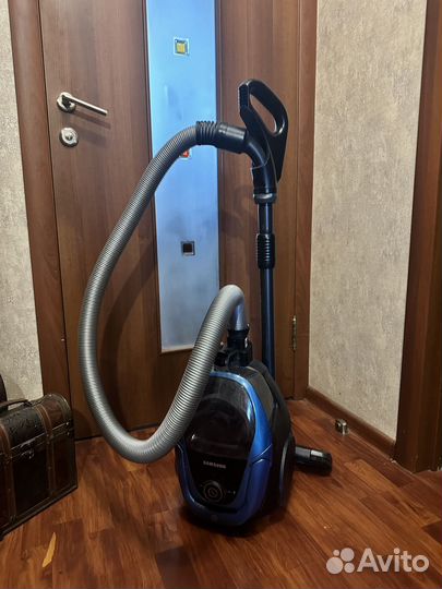 Пылесос samsung VC18M3120VU