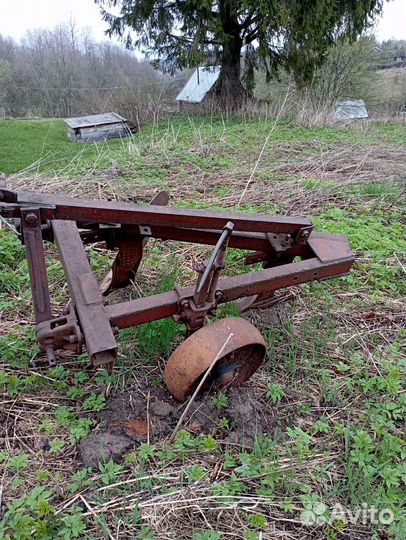 Плуг для трактора